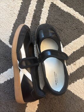 Women’s Black Ballet Sneakers with White Side Stripe and Gum Sole 6.5